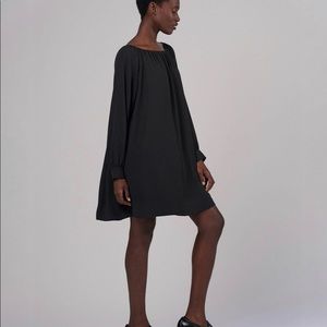 Women's Black Crepe Georgette Off-the-shoulder Shift Dress